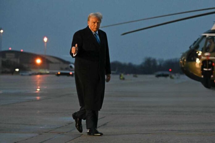 Us,President,Donald,Trump,Gives,A,Thumbs,Up,Before,Boarding